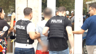 ARH N17 TURC RETINUT PISTOLAR IMPUSCATURI TERASA CENTRUL VECHI VO 250825_00160