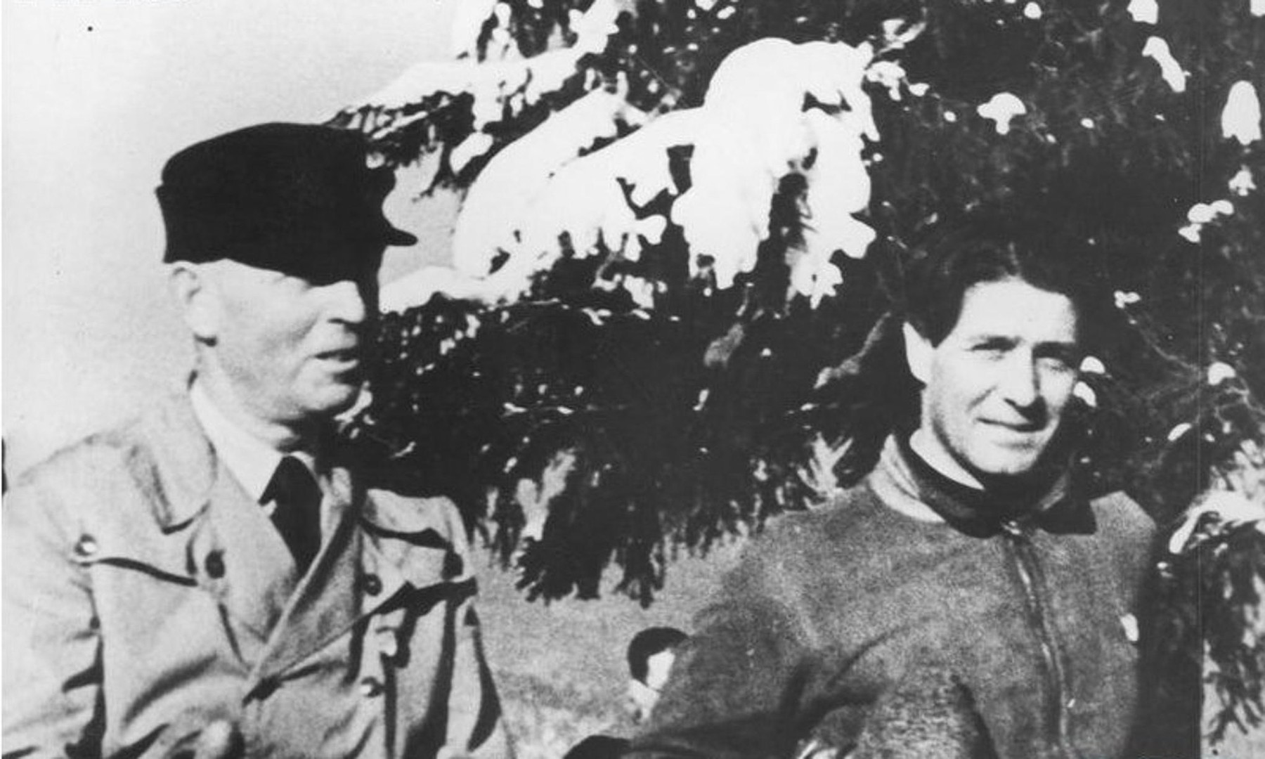 Ce cred românii despre Mișcarea Legionară și mareșalul Ion Antonescu. Rezultatele celui mai recent sondaj de opinie