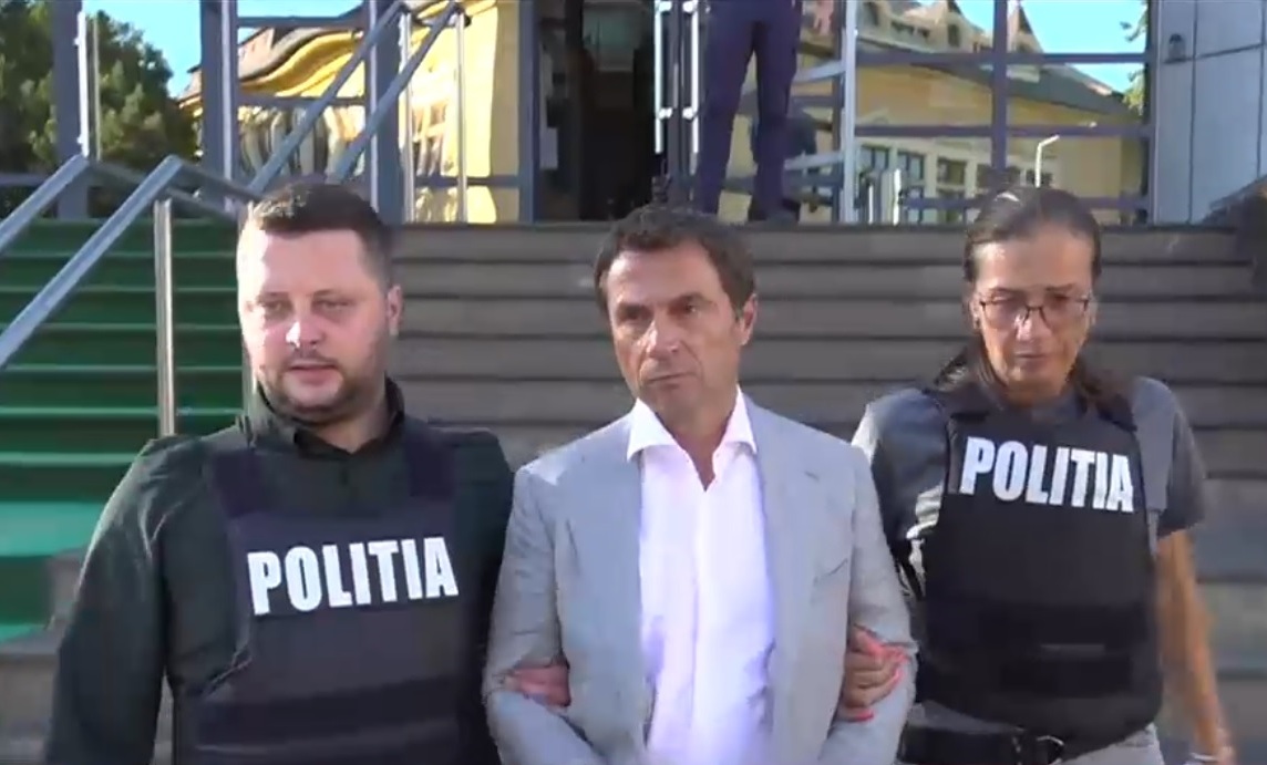 Primarul Mangaliei, Cristian Radu, a fost arestat preventiv. El este acuzat că ar fi luat mită peste 600.000 de euro
