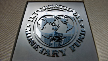 emblema fmi pe cladire