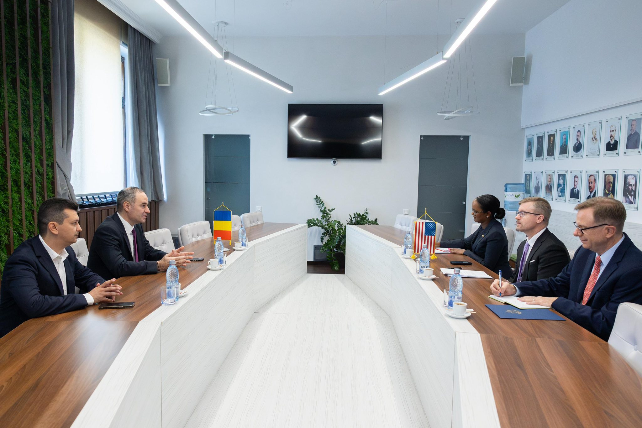 Nazare, întâlnire cu însărcinatul cu afaeri al SUA: Trebuie să ne schimbăm fundamental atitudinea în atragerea de investiţii străine