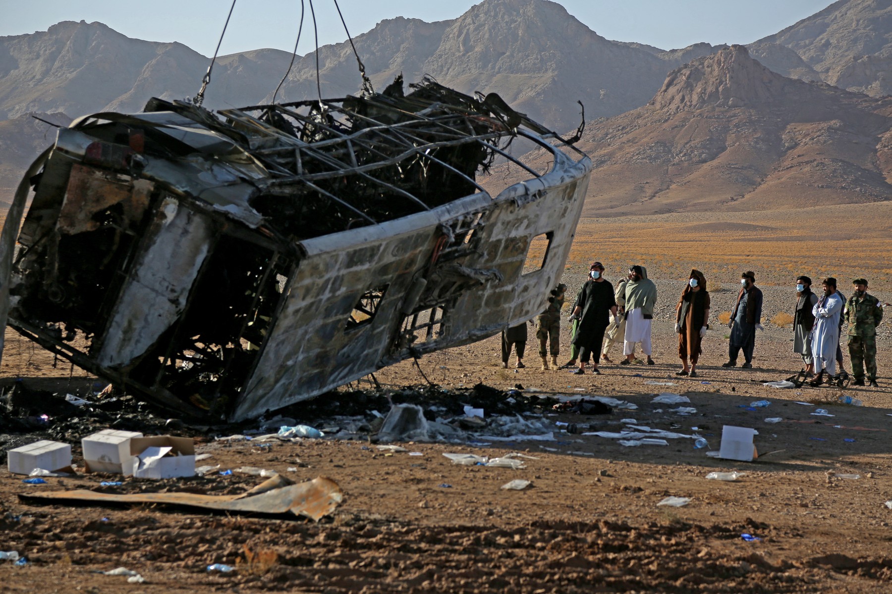 Peste 75 de morţi într-un accident de autobuz în Afganistan