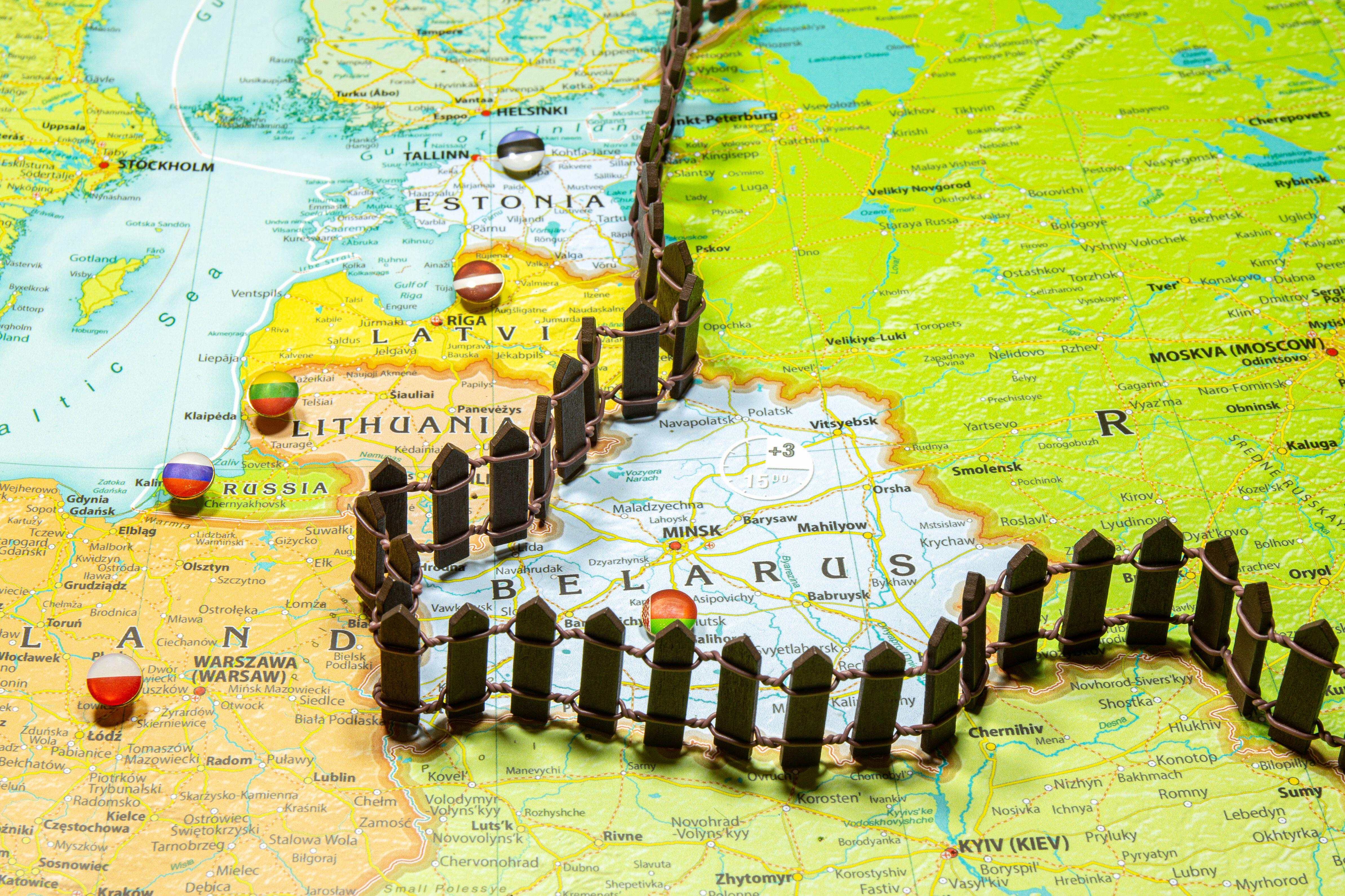 „Linia de apărare baltică”. Cum își fortifică Lituania granițele pentru descurajarea Rusiei: mine, poduri temporare, „dinți de dragon”