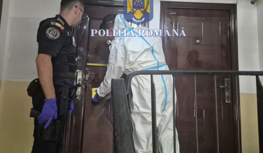 O femeie de 44 ani, înjunghiată mortal de soțul ei, în Craiova, în fața fetiței lor. Bărbatul a murit, apoi, după ce a sărit de la etaj