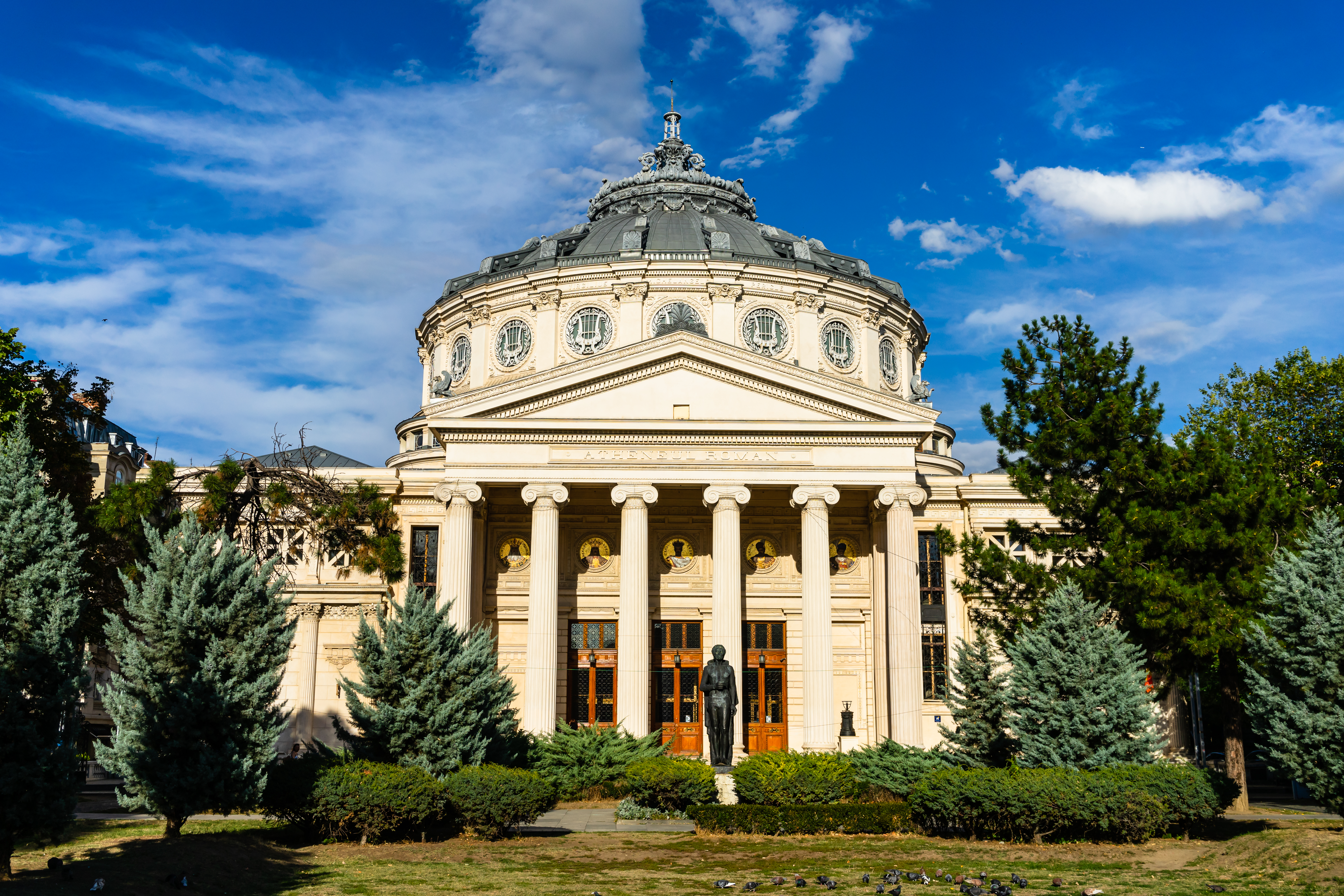 George Enescu: Viața și capodoperele geniului muzicii românești. A fost admis la Conservatorul din Viena la vârsta de 7 ani