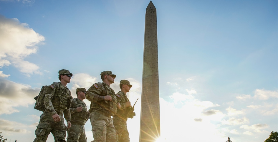 Militarii din Garda Naţională mobilizaţi la Washington vor purta „în curând” arme, anunţă Pentagonul