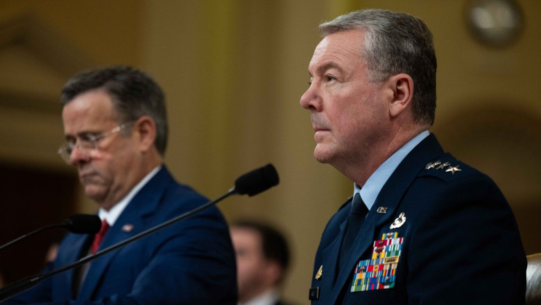 ex-Director of the Defense Intelligence Agency General Jeffrey Kruse, in uniform