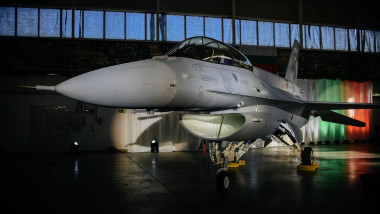 F-16