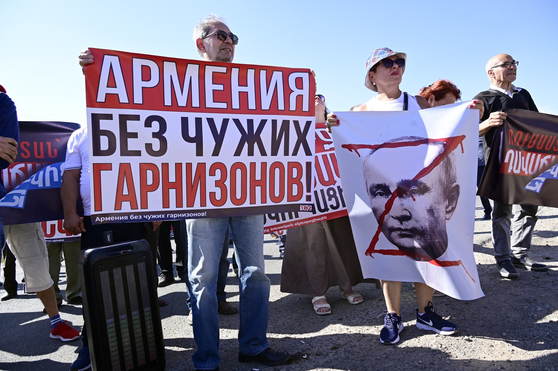 Proteste în Armenia: Se cere retragerea rușilor din baza militară 102 de la Gyumri