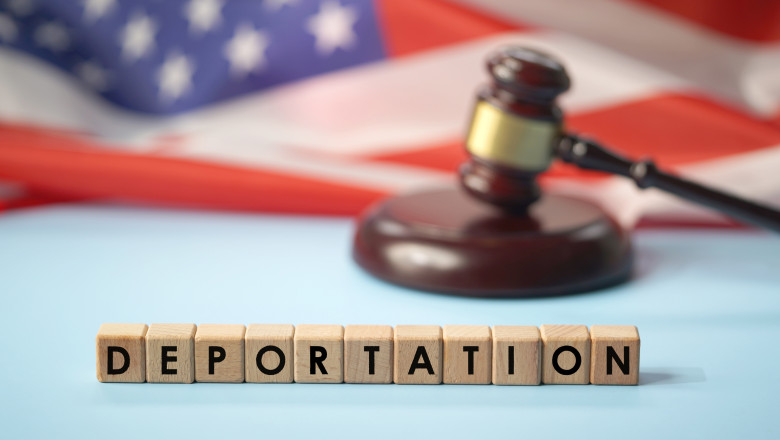 O judecătoare federală a blocat planul lui Donald Trump de expulzare accelerată a migranţilor din SUA