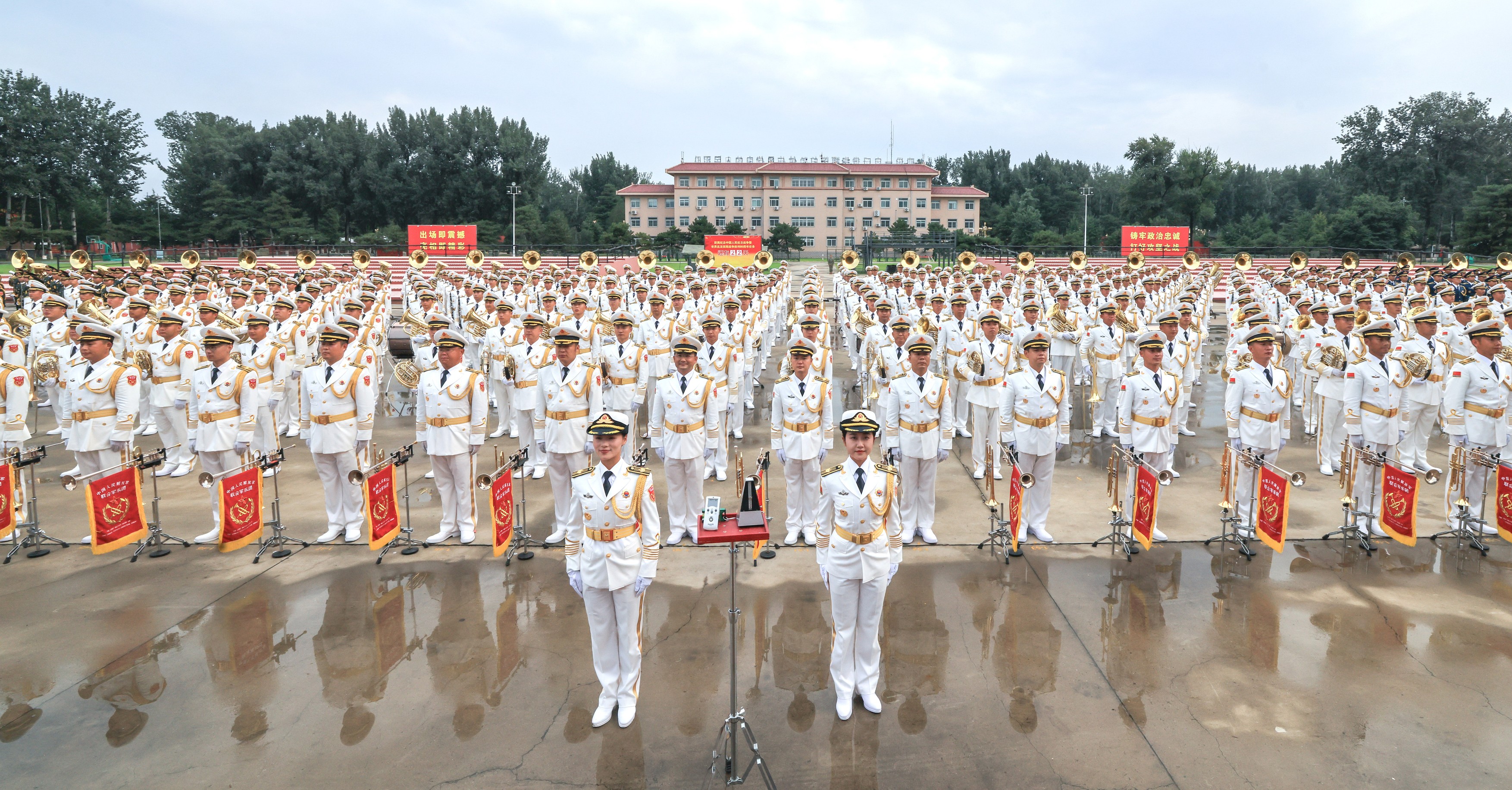 Xi Jinping sfidează Occidentul și adună „Axa destabilizării” la o grandioasă paradă militară