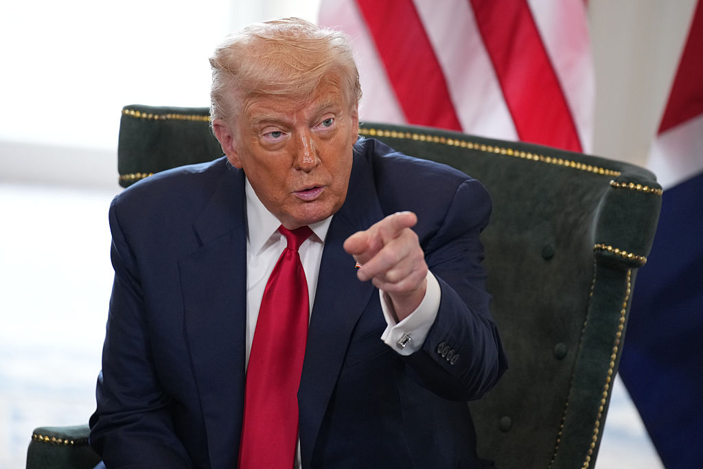 O curte de apel federală din SUA declară ilegale taxele vamale impuse de Trump. Reacția liderului de la Casa Albă