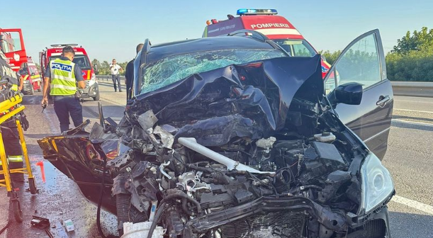 Plan Roşu de Intervenţie, după ce două autoturisme s-au ciocnit pe A1. Patru adulți și un minor au fost transportați la spital