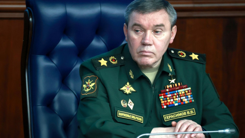 Trupele ruse se află în ofensivă de-a lungul întregii linii a frontului din Ucraina, afirmă generalul Valeri Gherasimov