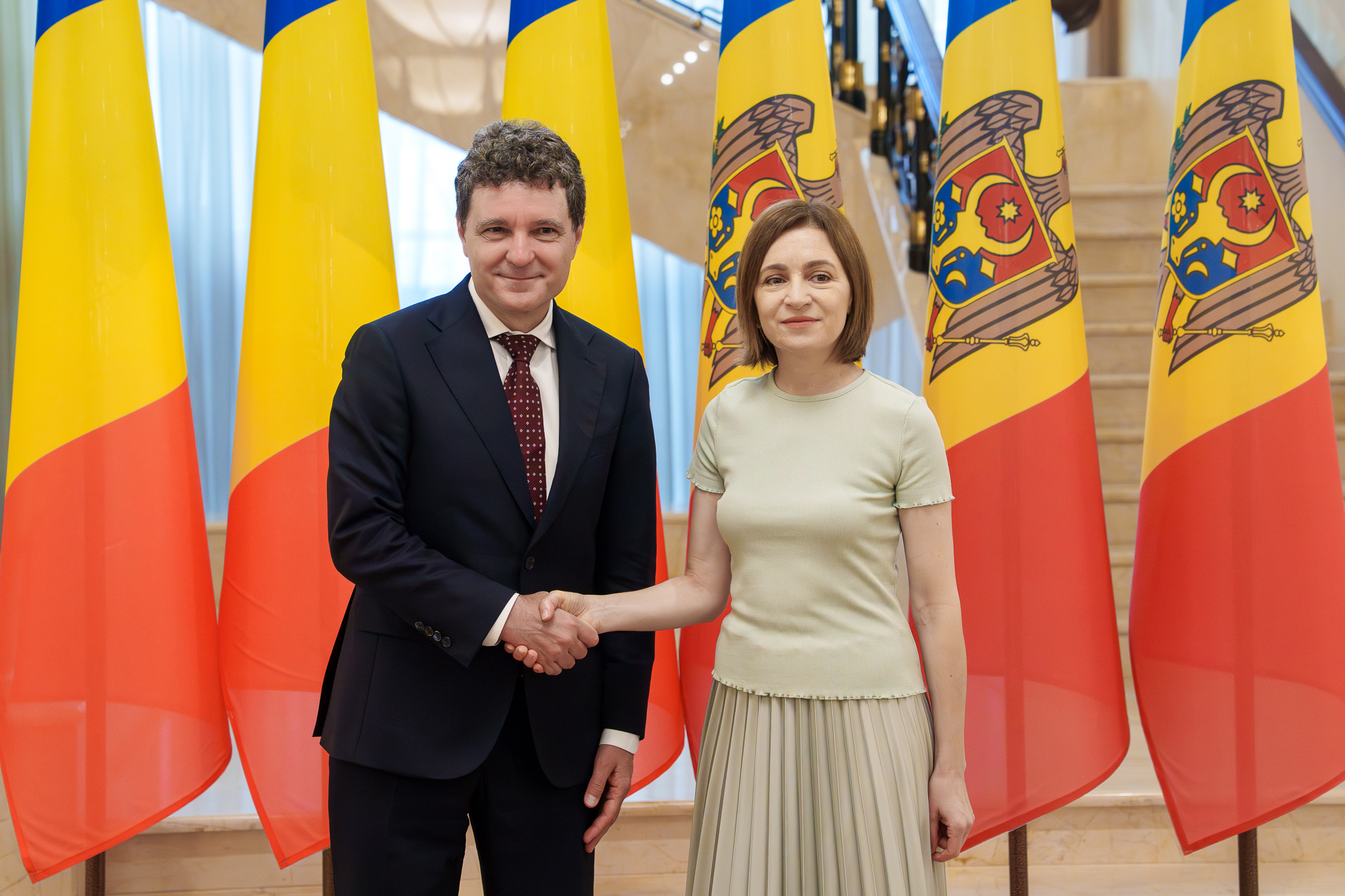 Nicușor Dan laudă curajul moldovenilor, după victoria Maiei Sandu în alegerile parlamentare: „Ați scris o pagină de istorie”