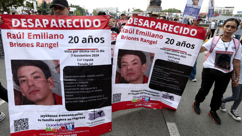 GALERIE FOTO  Mii de oameni protestează în Mexic pentru 130.000 de dispăruți. Persoanele de negăsit, o criză în statul latino-american