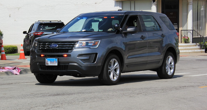 Agenți FBI, îngrijoraţi de noul protocol al administrației Trump care le expune automobilele nemarcate