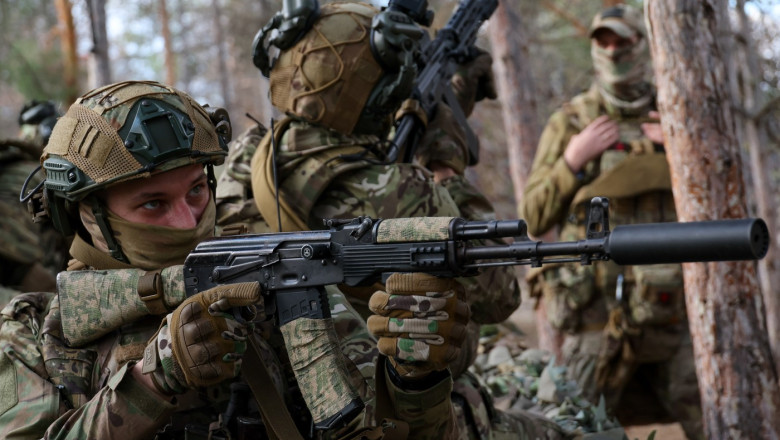 soldați ruși în timpul unui antrenament în Herson