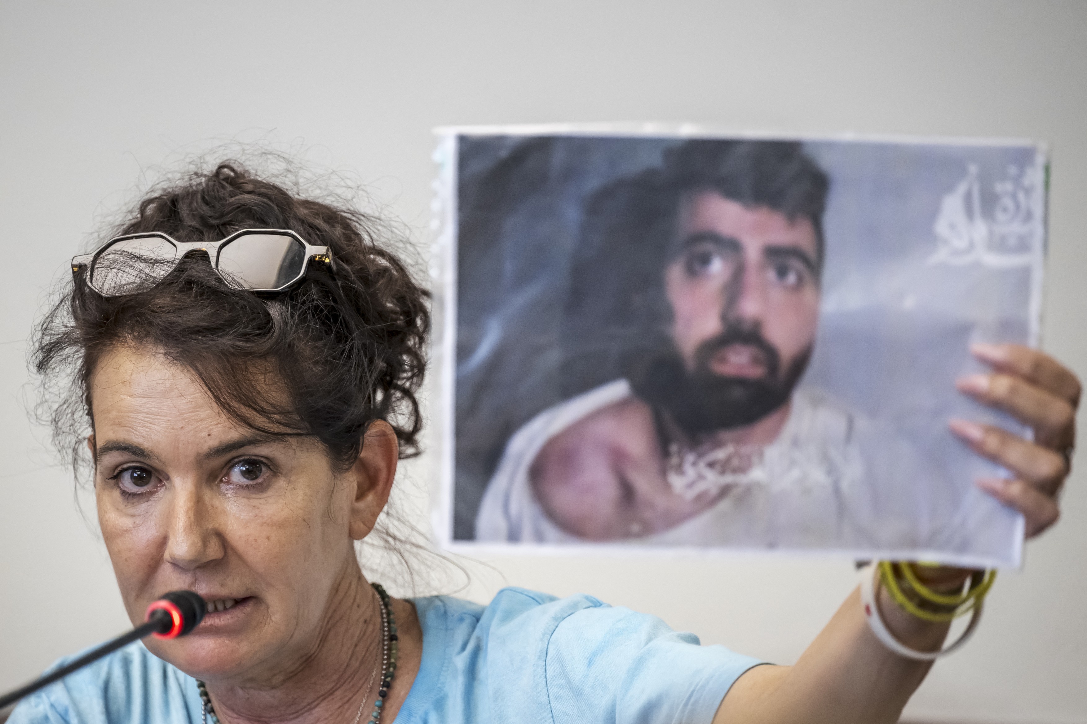 Un videoclip cu doi ostatici israelieni din Gaza a fost publicat de către Hamas