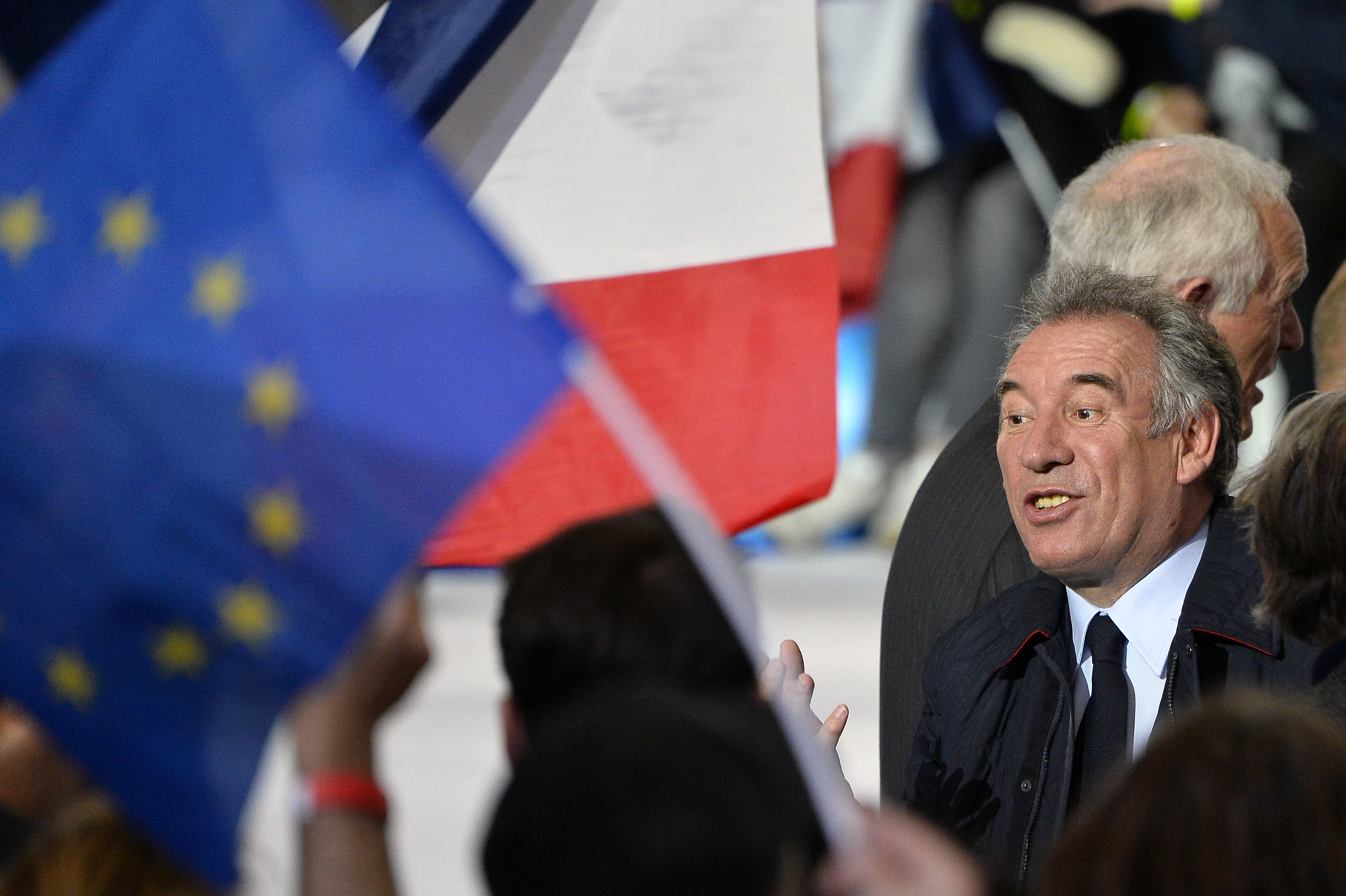 Criză politică la Paris. Cum poate slăbi instabilitatea Franței întreaga Uniune Europeană