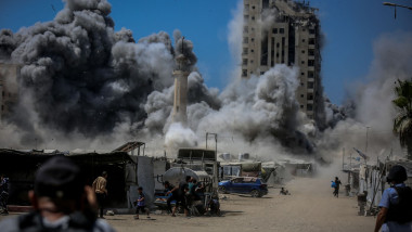 Israeli airstrike collapses Mushtaha Tower in Gaza City