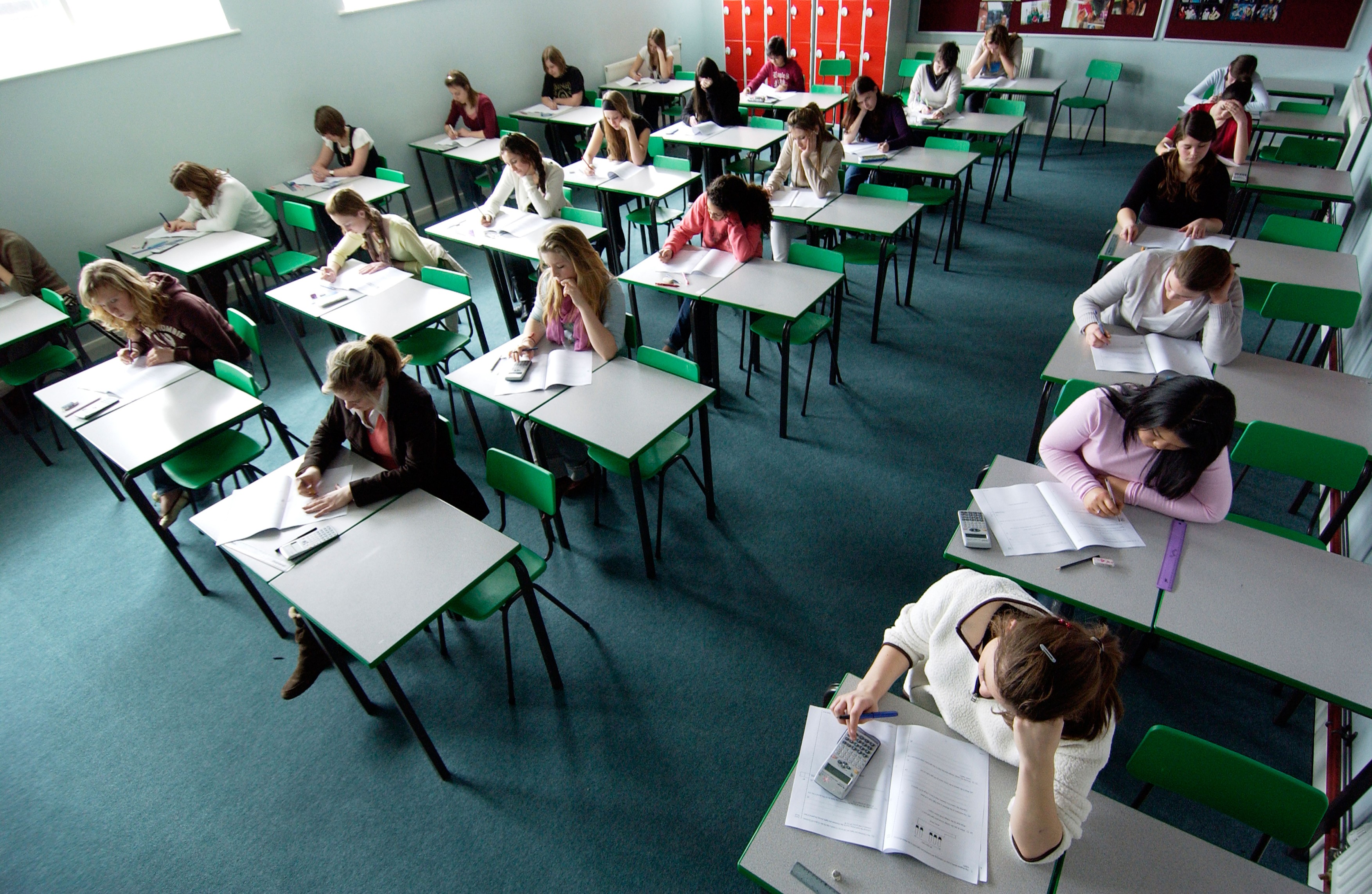 Record în Franța: o elevă a luat bacalaureatul la vârsta de 9 ani