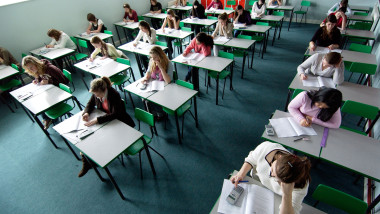 elevi examen