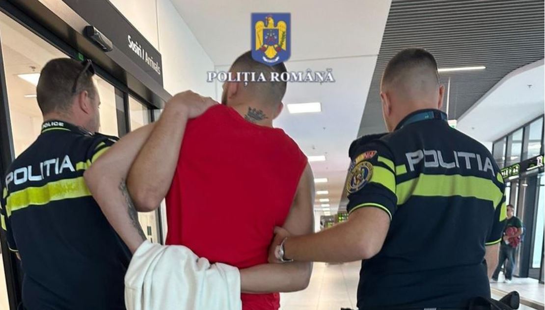Bărbat condamnat la aproape 11 ani de închisoare, prins pe aeroportul Iaşi. Avea acte false şi se întorcea din Marea Britanie