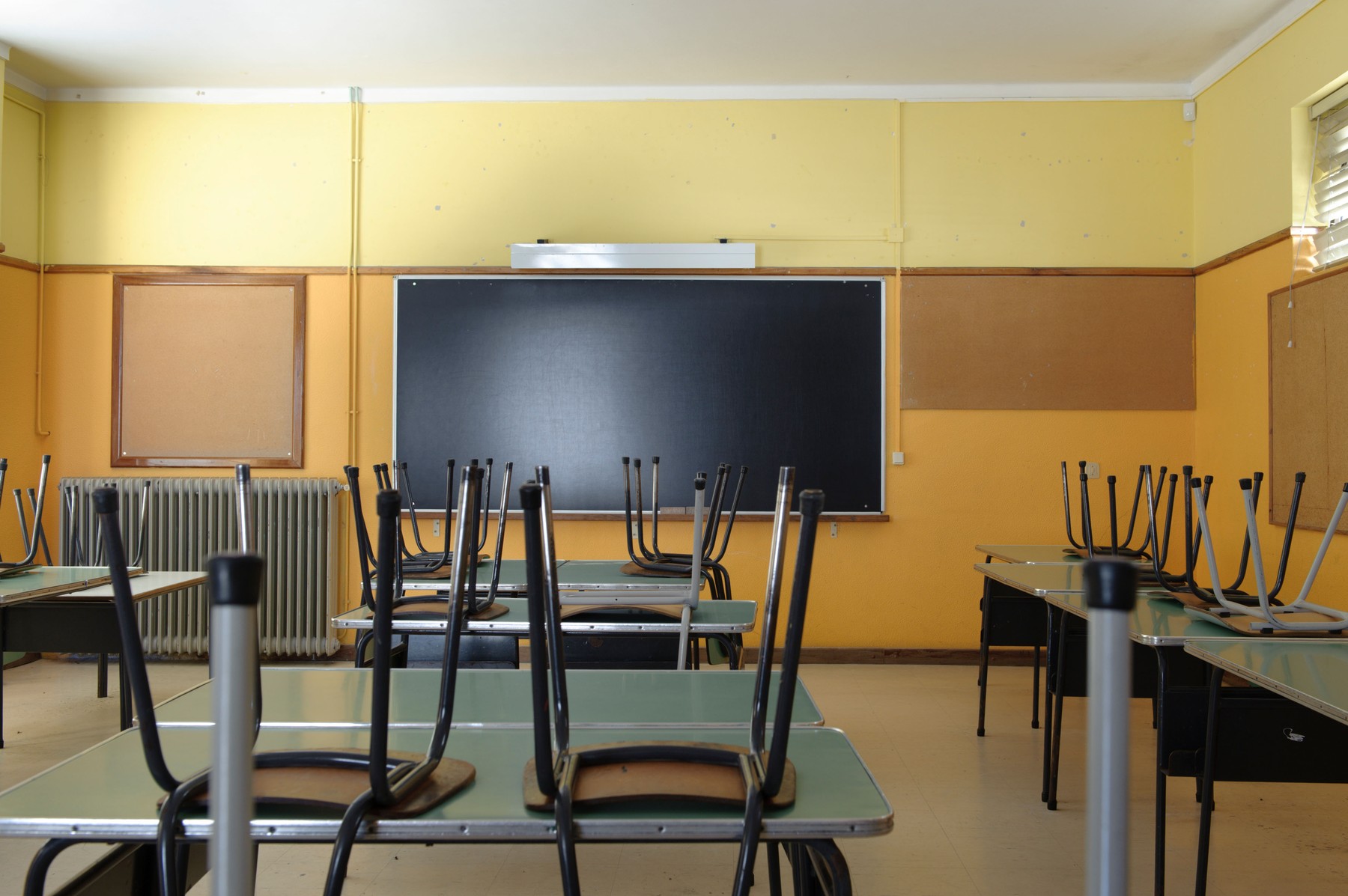 Blocaj în Educație după măsurile Guvernului. Sindicalist: „Profesorii renunță la orele suplimentare". Coaliția se ceartă pe soluții