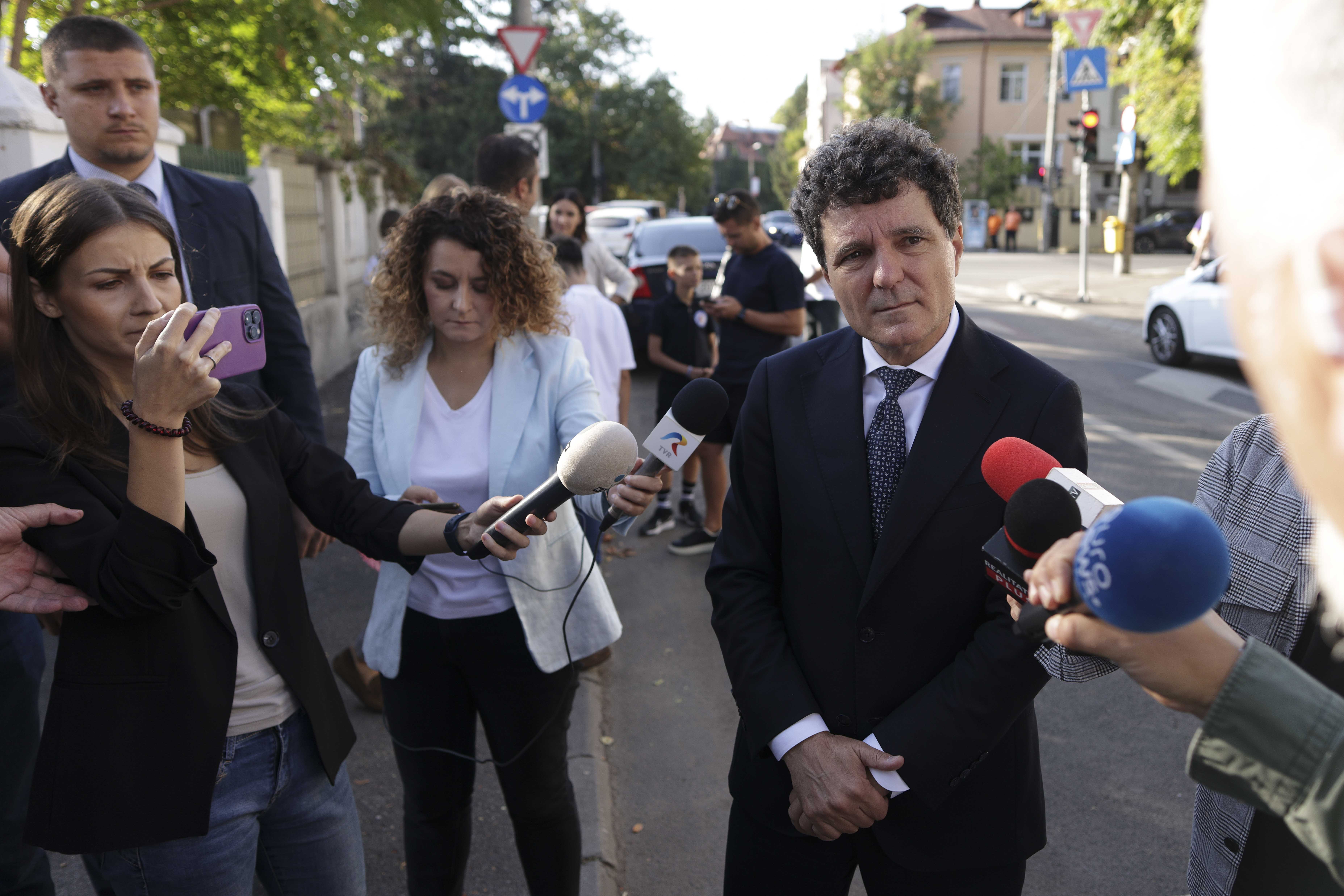Nicușor Dan a deschis noul an școlar doar în calitate de părinte. Președintele are o întâlnire cu profesorii protestatari la ora 13:30