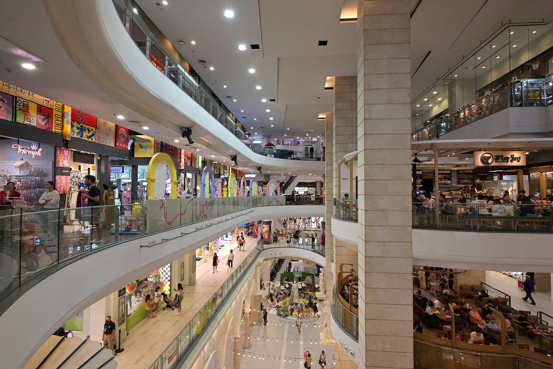 Decizie a instanței: O femeie din Cluj-Napoca nu mai are voie să intre în Mall-uri timp de trei ani