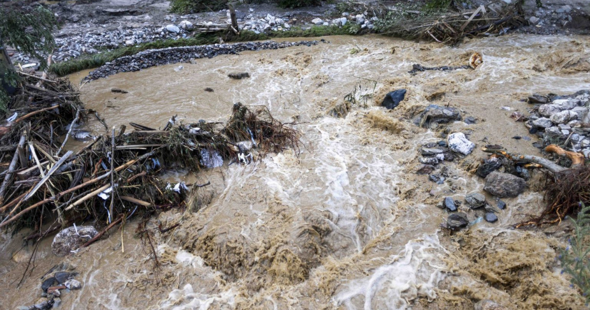 Cod galben de inundații pe 11 răuri, în următoarele 12 ore. Zonele vizate