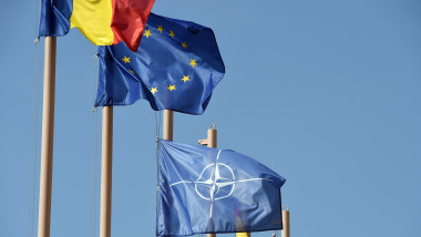 Steaguri România - UE - NATO