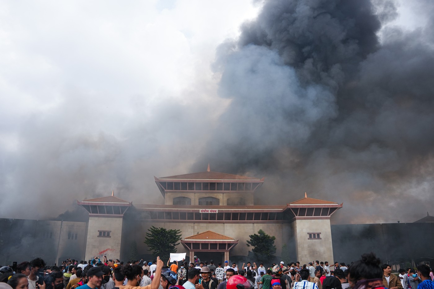 Proteste anticorupție soldate cu morți în Nepal: Premierul a demisionat. Revolta „Generaţiei Z” continuă