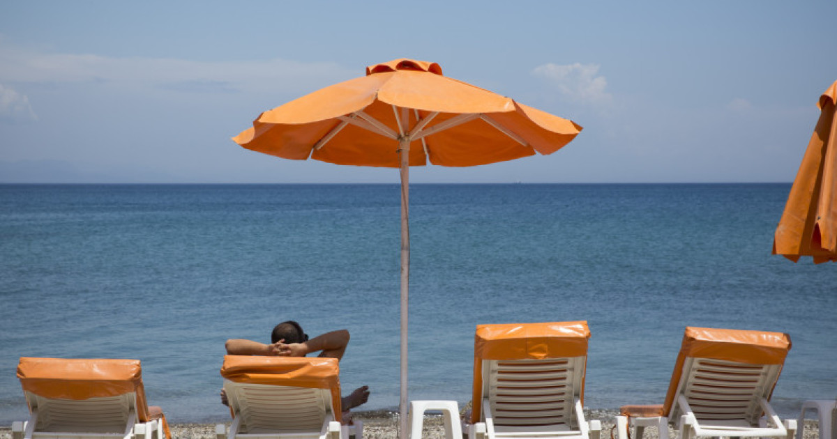 „Războiul prosoapelor” Un turist german a fost despăgubit cu 1.000 de euro după ce nu a găsit şezlonguri la un hotel din Grecia