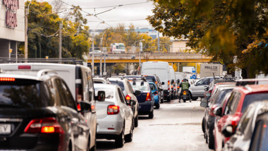 mașini in trafic in bucuresti
