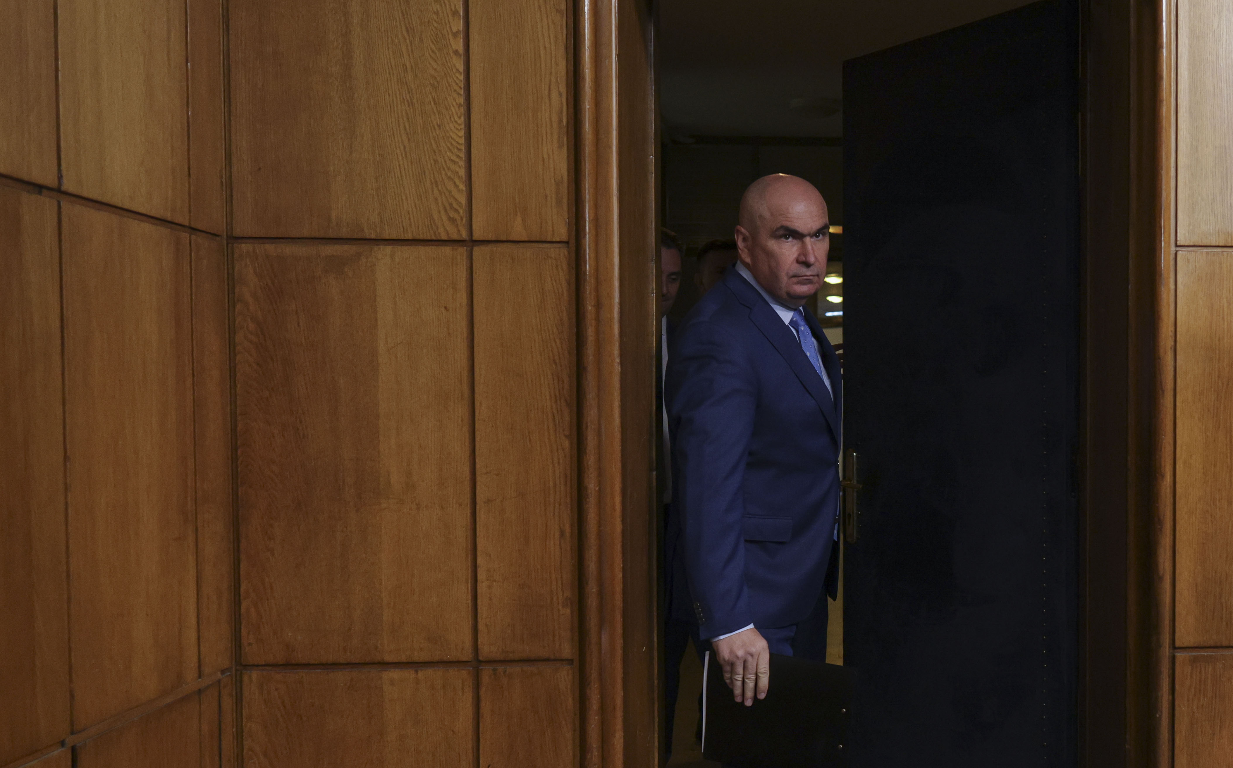 Câți oameni pleacă de la Cancelaria premierului. Anunțul lui Ilie Bolojan