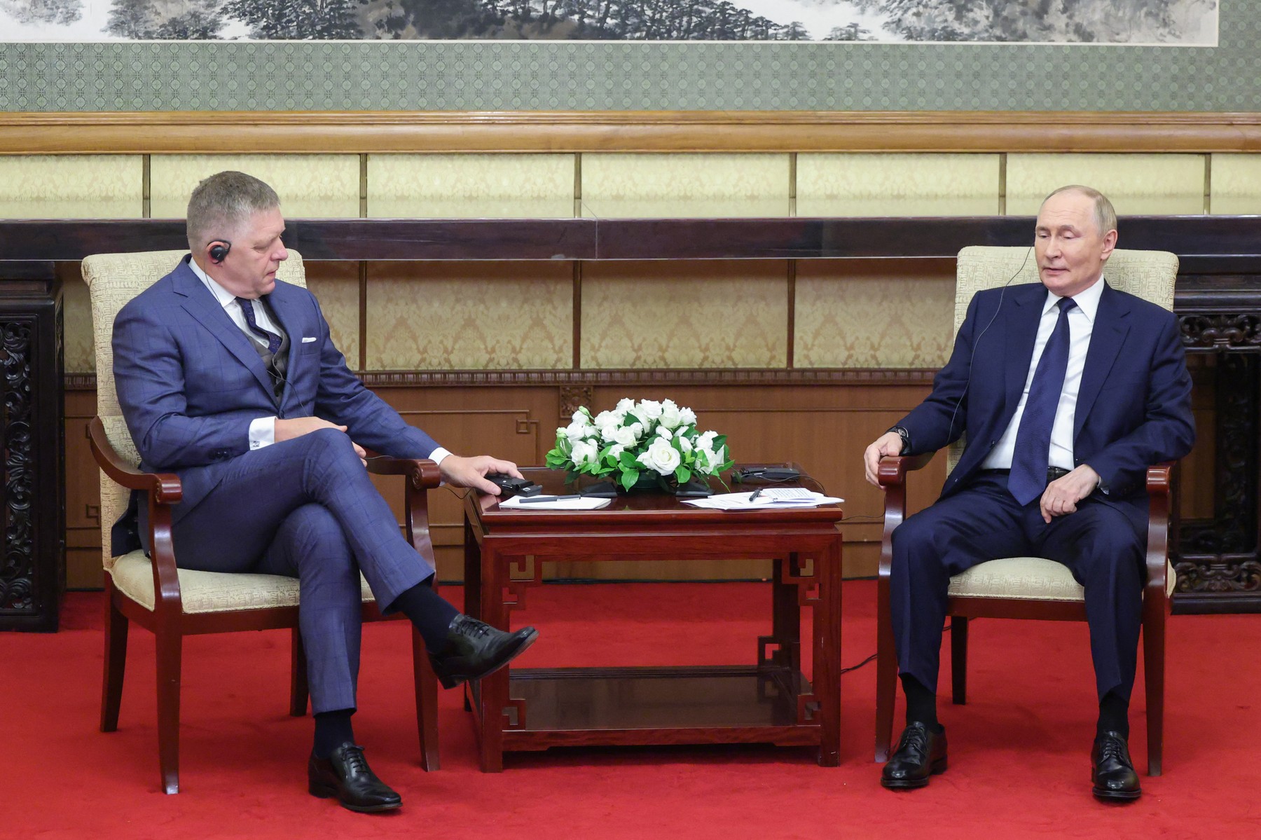 Singurul lider din UE care participă la parada organizată de Xi Jinping s-a întâlnit cu Vladimir Putin. Ce au discutat cei doi