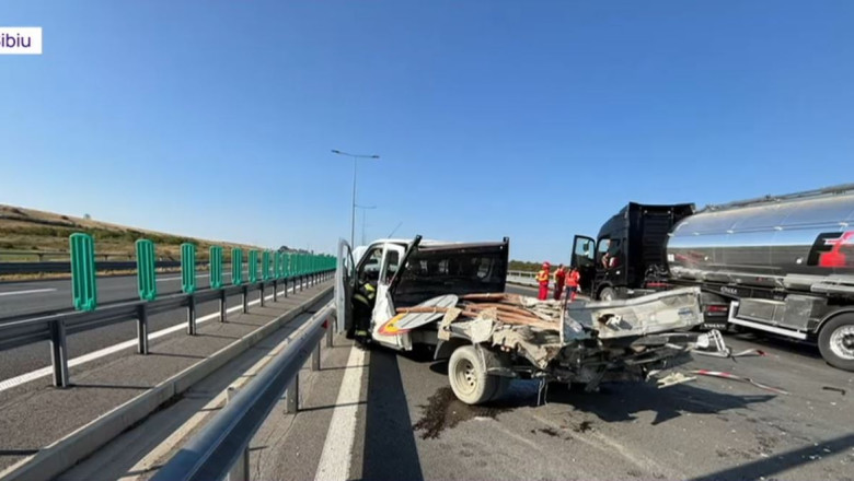 Trei muncitori care făceau marcaje rutiere pe A1 au murit după ce au fost loviţi de o cisternă