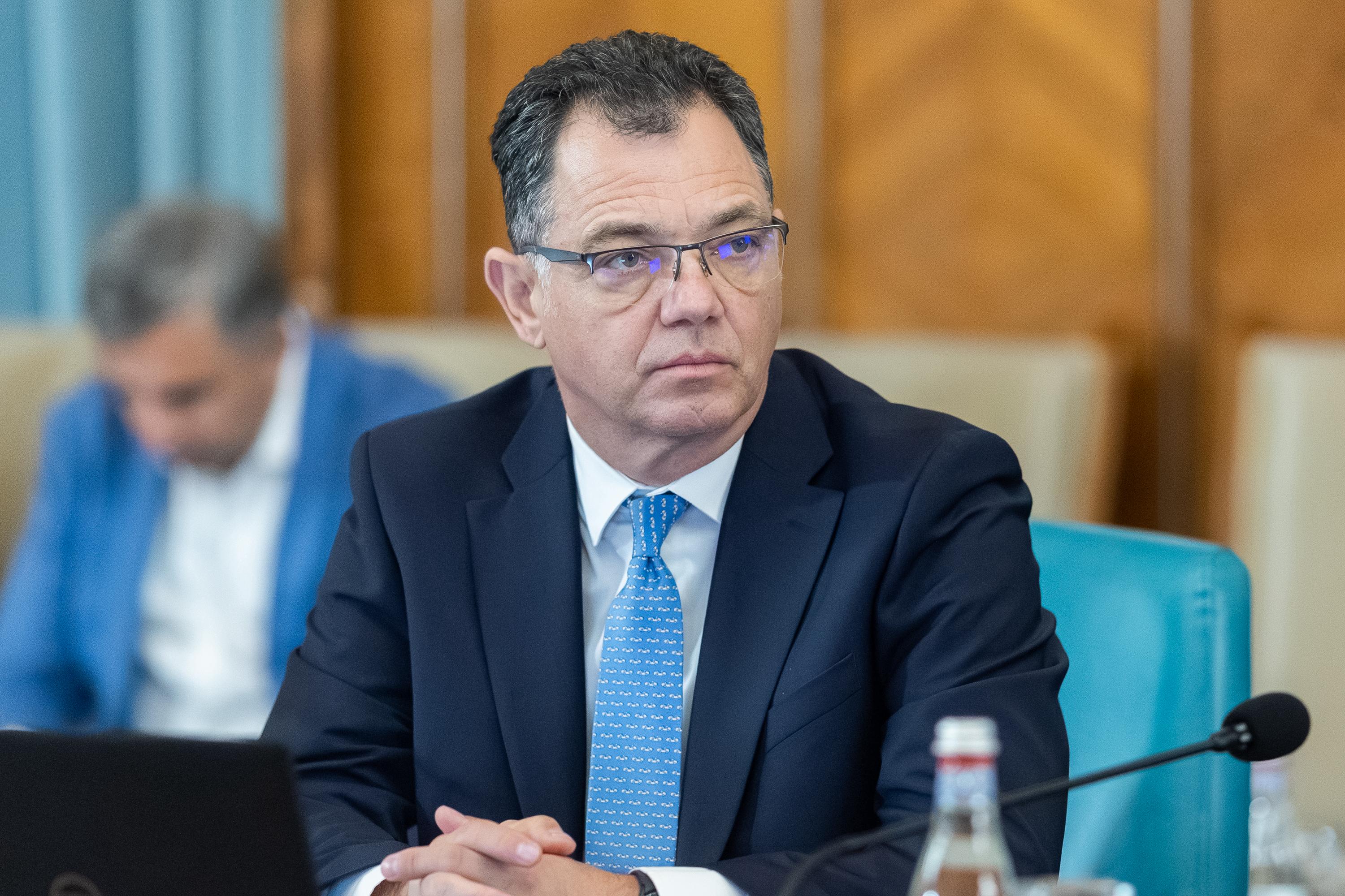 „Plafonarea la alimentele de bază trebuie menținută”, spune secretarul general al Guvernului. Care sunt argumentele lui Radu Oprea