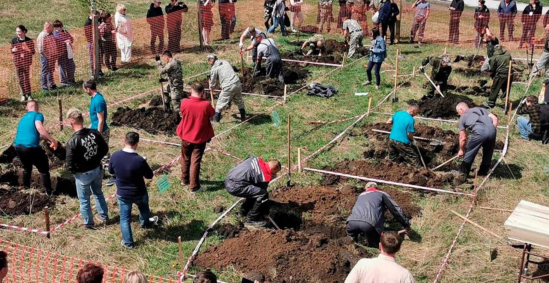 Rusia a participat la „cupa mondială a groparilor” cu doi angajați ai crematoriului din Novosibirsk. Unde are loc competiția anuală