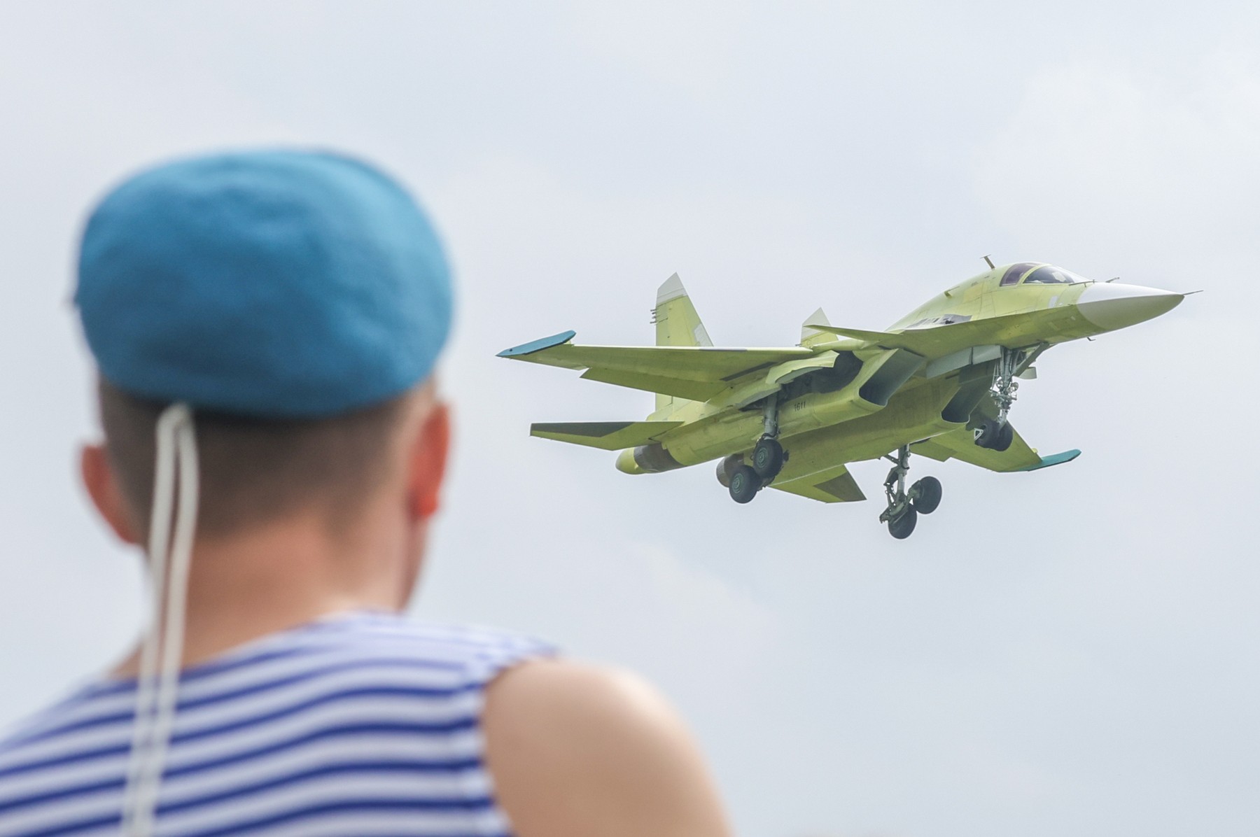 Rusia primește un nou lot de bombardiere Su-34. „Angajații noștri din fabrici, harnici, îmbunătățesc constant procesele de producție”