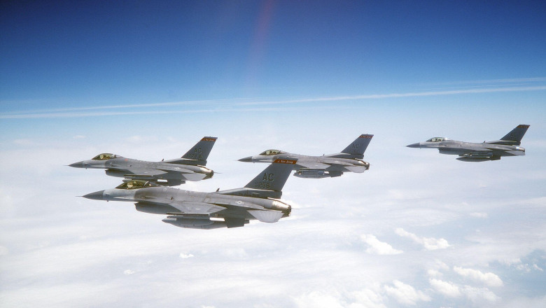 VIDEO  Atac cu drone în Ucraina, la granița cu România. Armata a ridicat în aer avioane F-16. Mesaj RO-Alert, emis. Reacția lui Radu Miruță