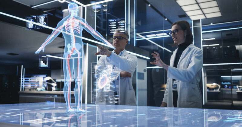 Medici folosesc tehnologii bazate pe inteligență artificială pentru analiză medicală. Foto: Profimedia