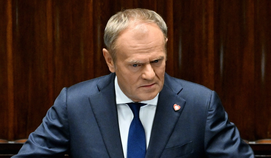 Calea ferată pe care este livrat armamentul din Polonia în Ucraina a fost distrusă. Anunțul lui Donald Tusk