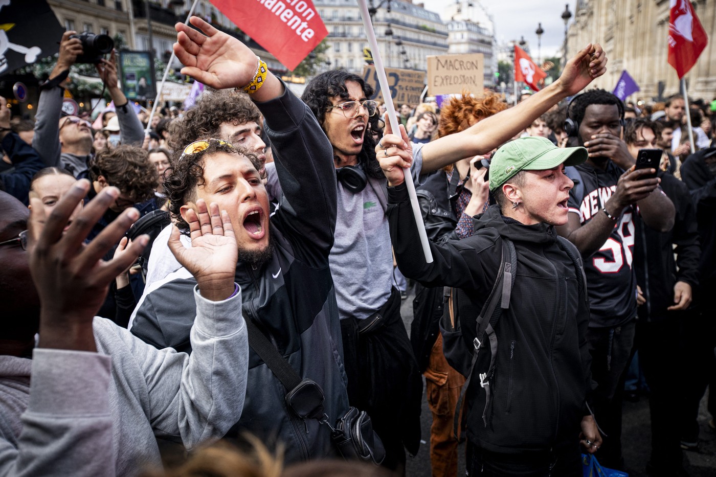 „Zi neagră” în Franța: sute de mii de oameni, așteptați să se mobilizeze contra măsurilor bugetare „brutale”. Mătura, simbolul furiei