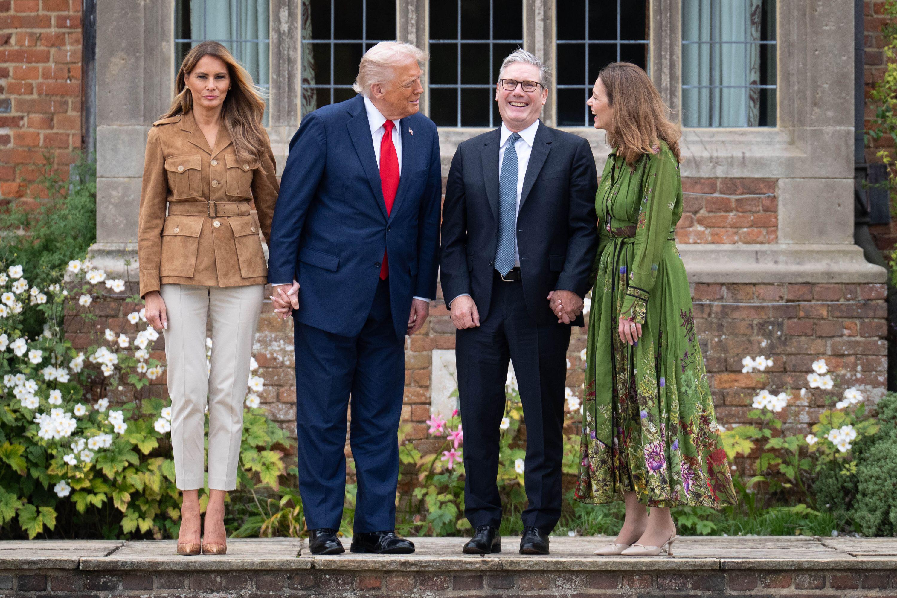 Prietenia de negândit dintre Donald Trump și Keir Starmer: premierul britanic s-a dat peste cap ca liderul SUA să se simtă ascultat