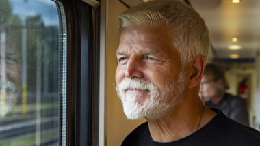 petr pavel intr-un tren in romania