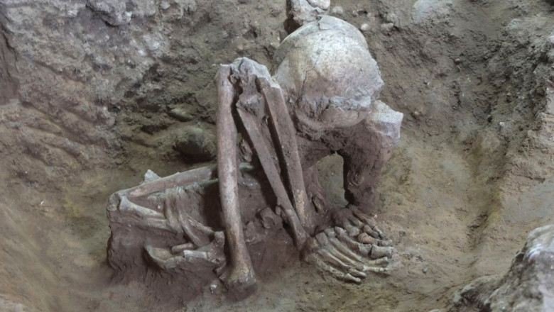 rămășițele unui om mumificat în Asia de Sud-Est acum 12.000 de ani