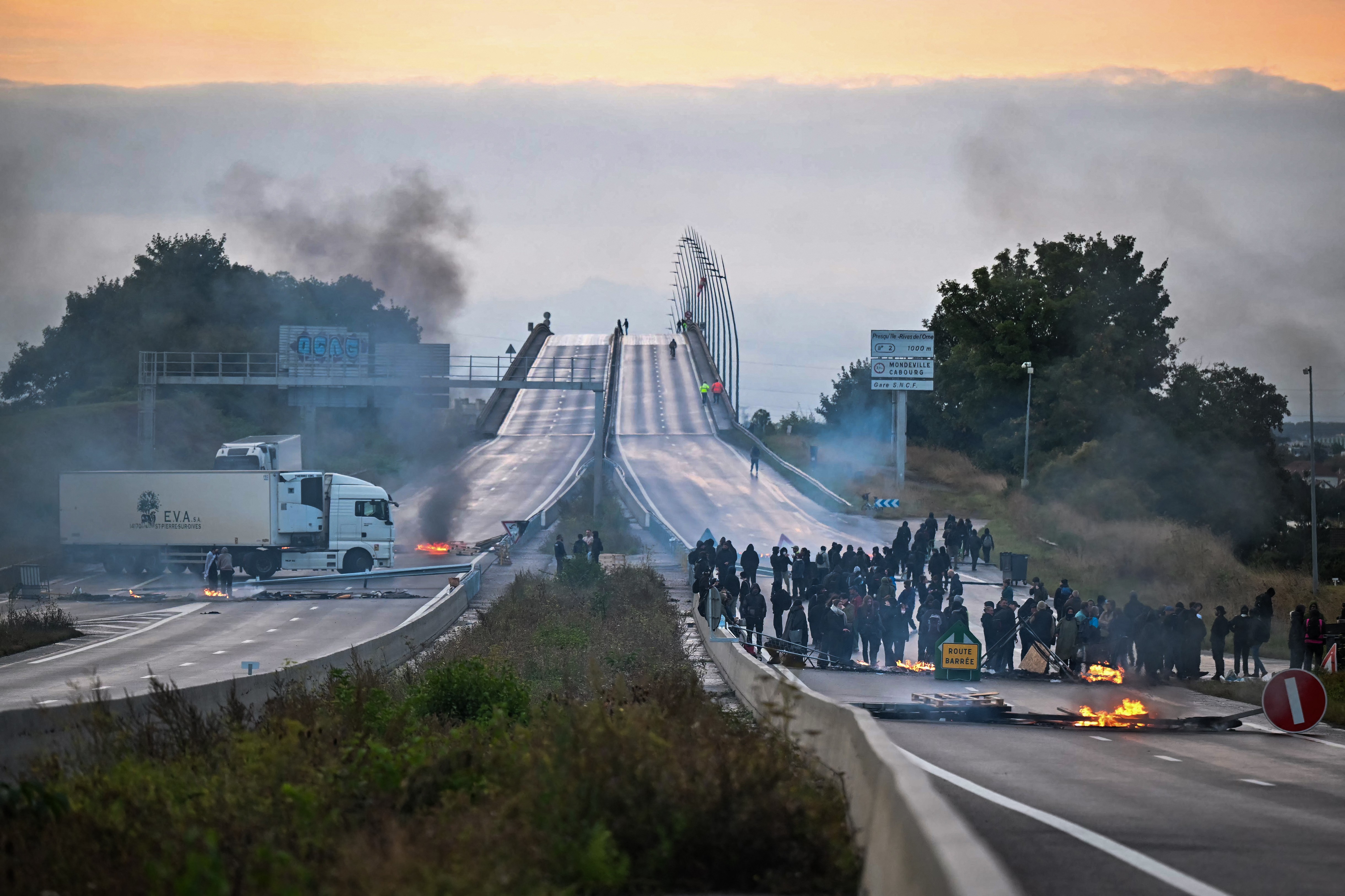 „Blocați totul”: Franța se pregătește de proteste de amploare, peste 80.000 de polițiști mobilizați